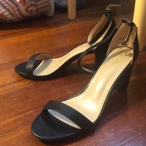 Dream Paris Black Chunk Heels, Size 9 BRAND NEW